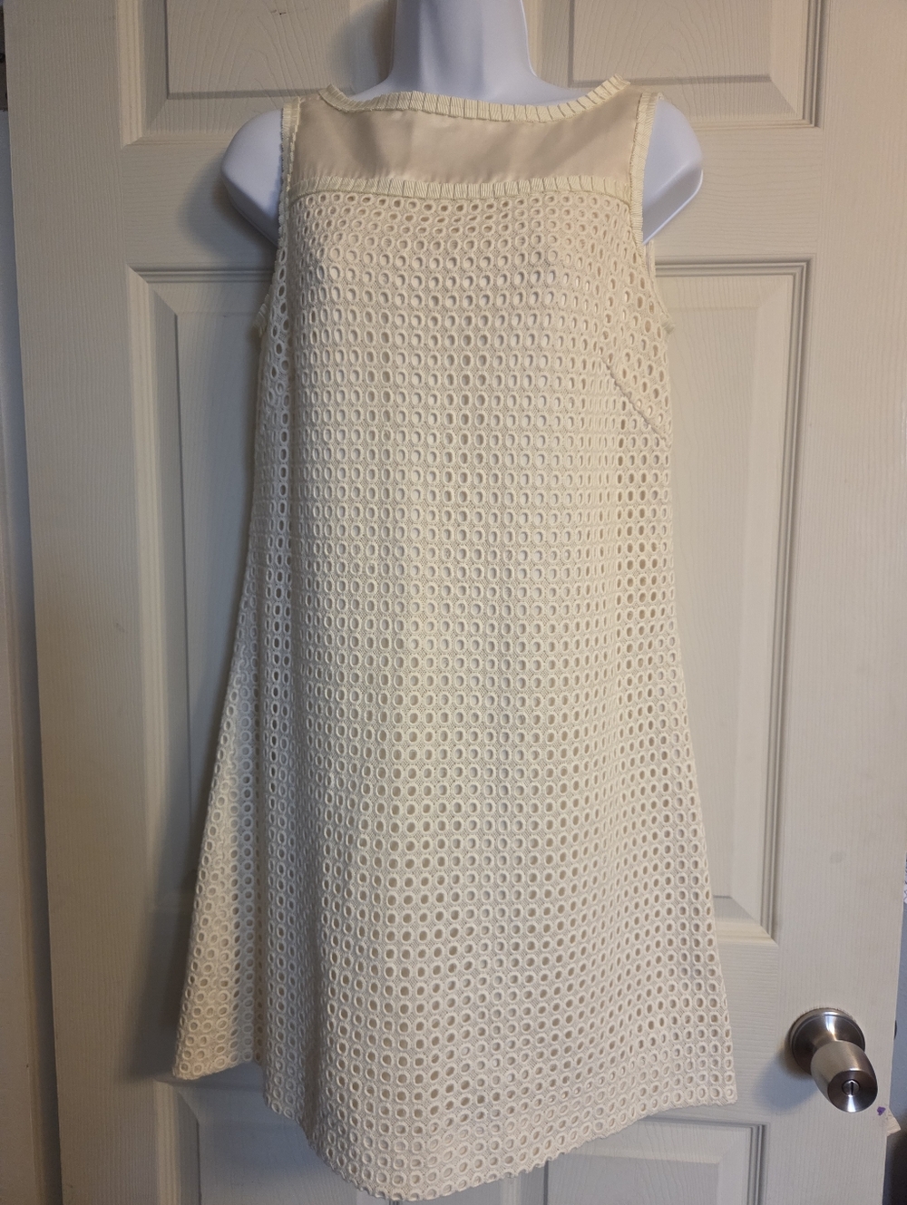 Lilly Pulitzer Cream Eyelet Shift Dress Size 6